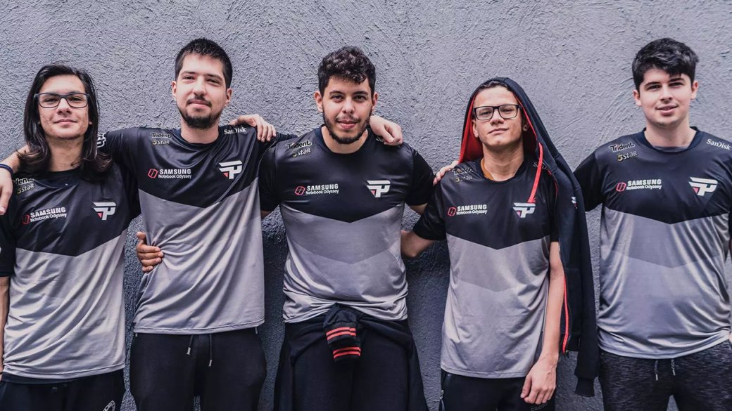 TI8 по Dota 2. Фото дня, 22 августа. Зрители издеваются над ботами — фото 1