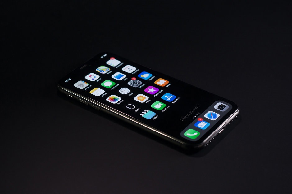 Галерея Черный — хит сезона: опубликованы рендеры iPhone XI с ночным режимом в iOS 13 - 4 фото
