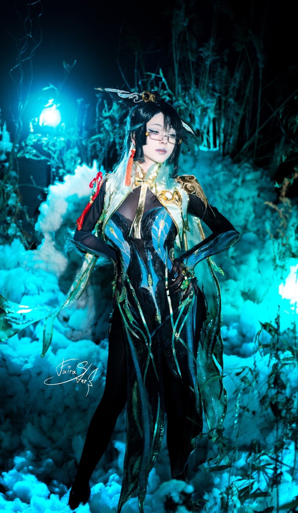 Галерея Модель снялась в роли соблазнительной Сянь Юнь из Genshin Impact - 3 фото