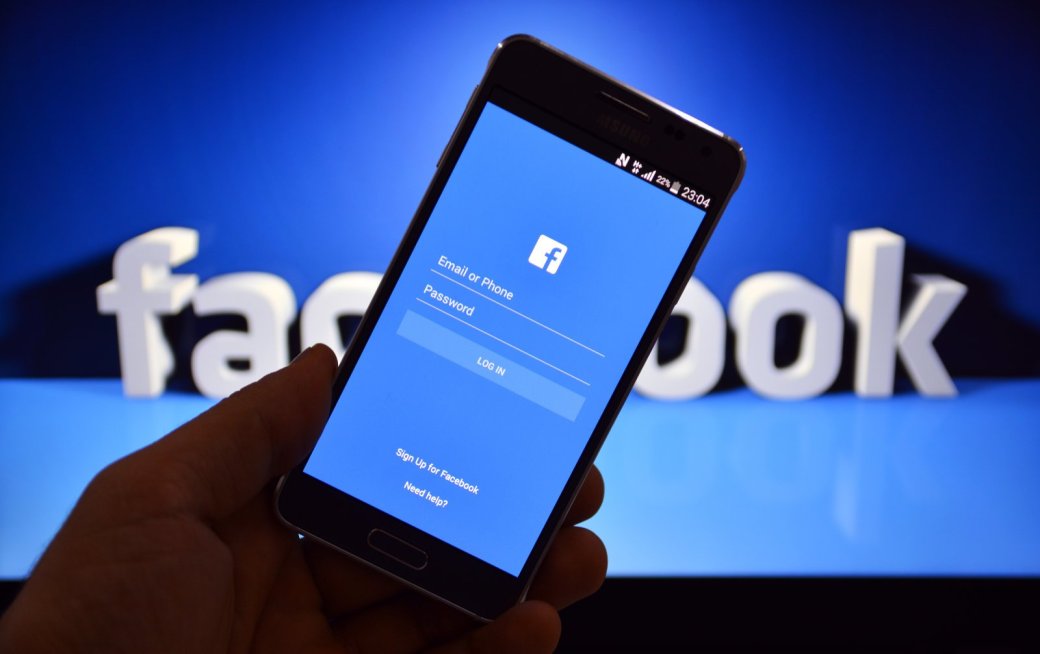 На страже интернета: Роскомнадзор хочет заблокировать Facebook в 2018 году — фото 1