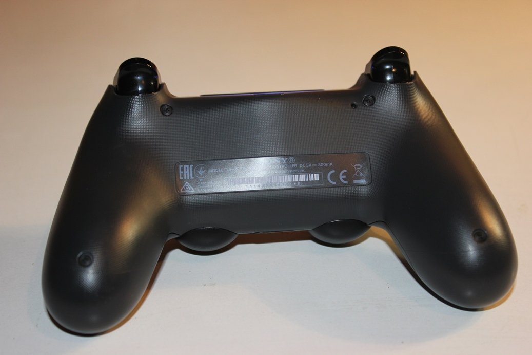 DualShock 4: что нужно знать про геймпад новой консоли Sony — фото 1