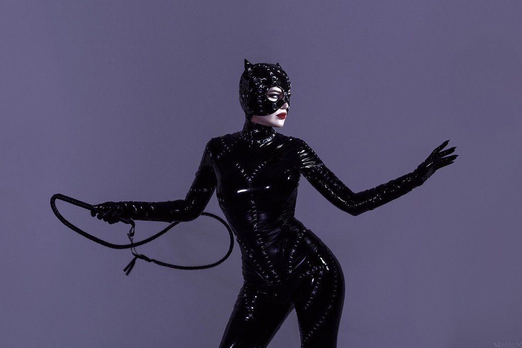Галерея Модель показала косплей на Женщину-кошку из «Бэтмена» Тима Бёртона - 2 фото