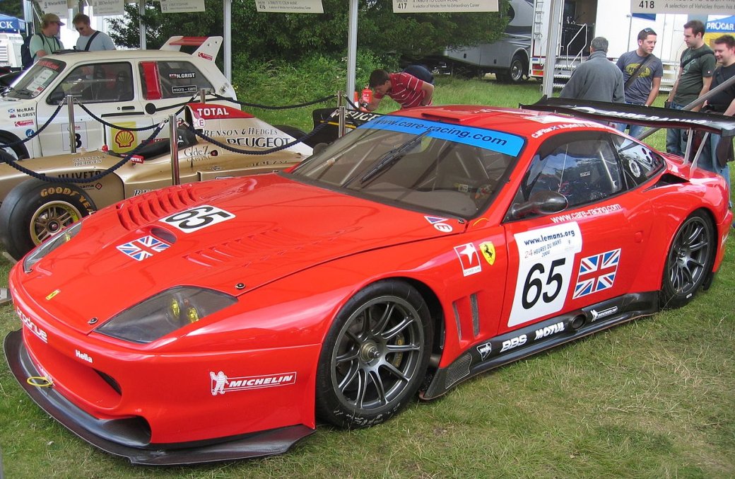 Ferrari 550-GTS, на которой Макрей участвовал в 24 часах Ле-Мана (автор: [Mark Woodbury](https://www.flickr.com/people/19607761@N00))