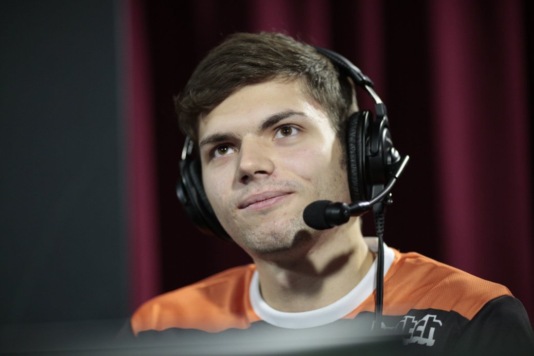 Илья «Lil» Ильюк, игрок Virtus.pro