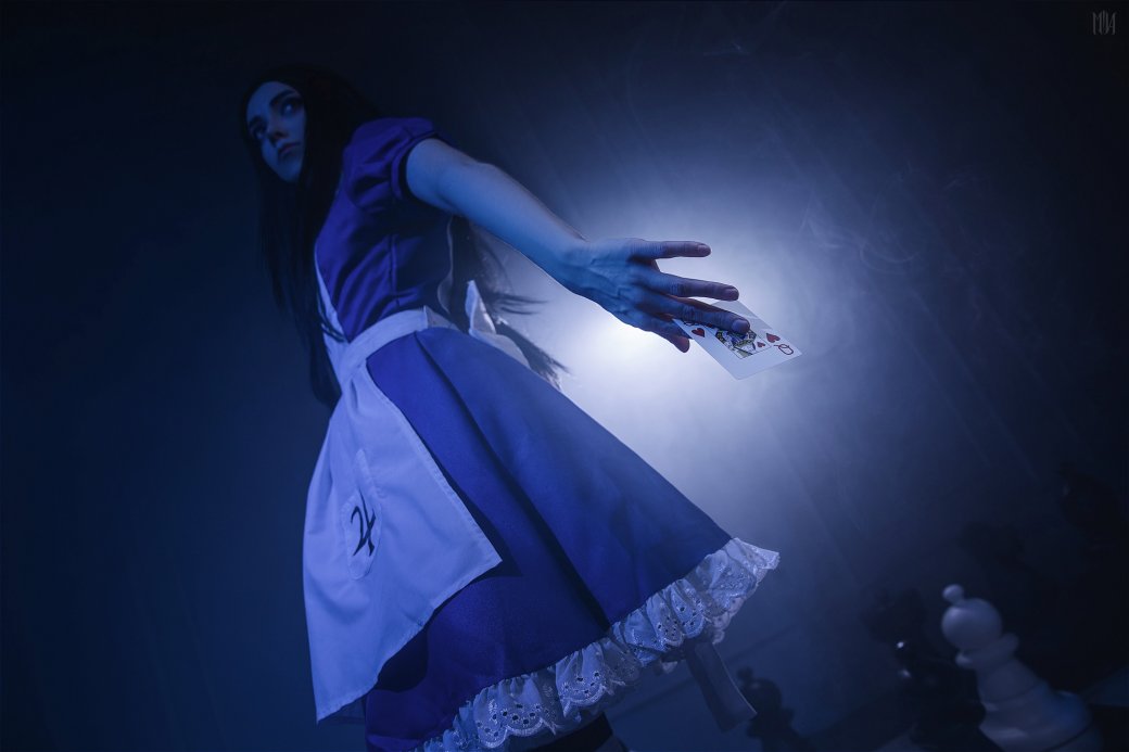 Модель сделала чарующий косплей Алисы из игры American McGeeʼs Alice — изображение 3