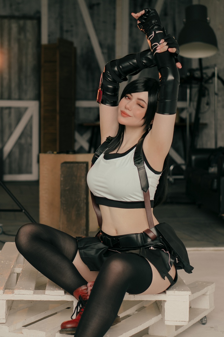 Россиянка косплеит Тифу Локхарт из Final Fantasy VII — фото 2