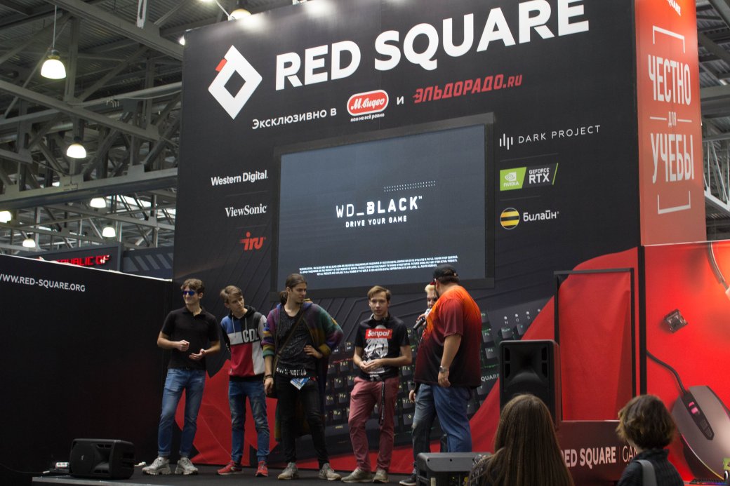 Создатель «Черного плаща», косплей и толпы геймеров. Comic Con Russia и «Игромир» 2019. День 1 — фото 45