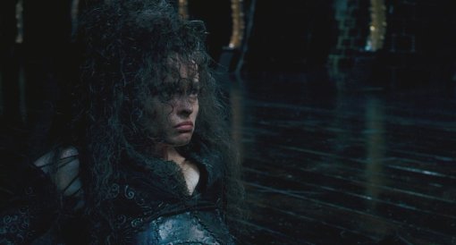 Косплеерша повторила образ коварной Беллатрисы Лестрейндж из «Гарри Поттера»