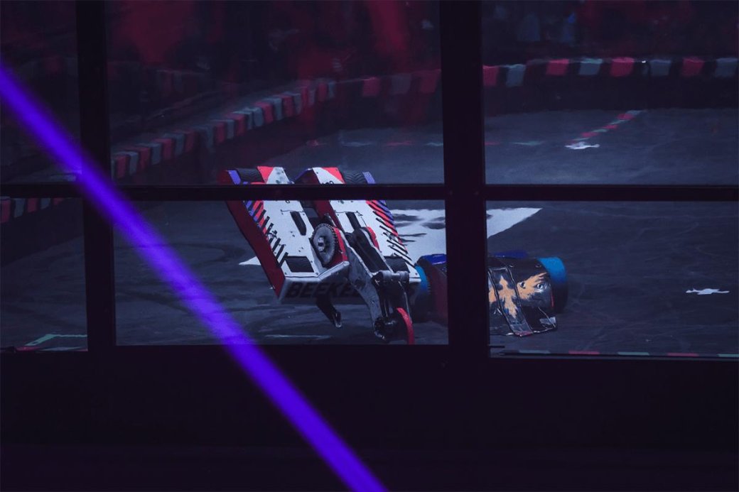 Галерея Команда «BEEKEEPERS» разработала робота VESPER, созданного по принципу поведения пчелы - 3 фото