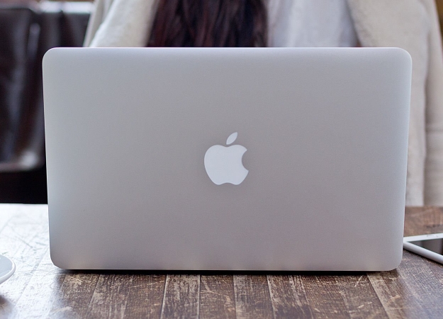 Новый патент от Apple предполагает замену клавиатуры MacBook на OLED-экран — фото 1