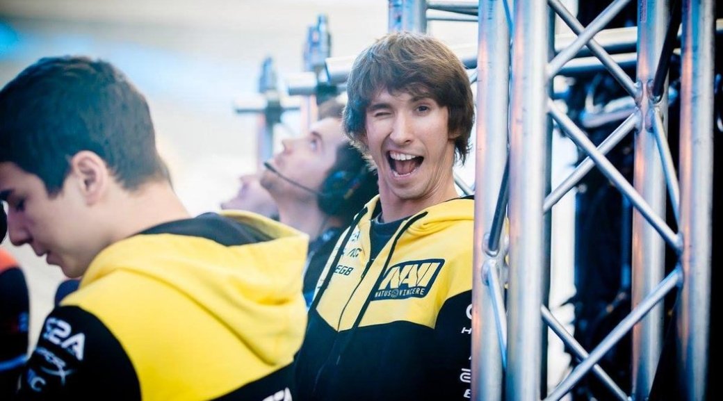 Dendi в Team Secret. Правда, в качестве стендина — фото 1