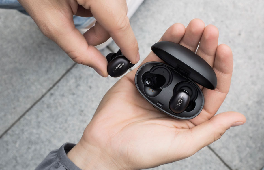 Еще один конкурент AirPods: вышли новые беспроводные наушники Nubia Pods — фото 1