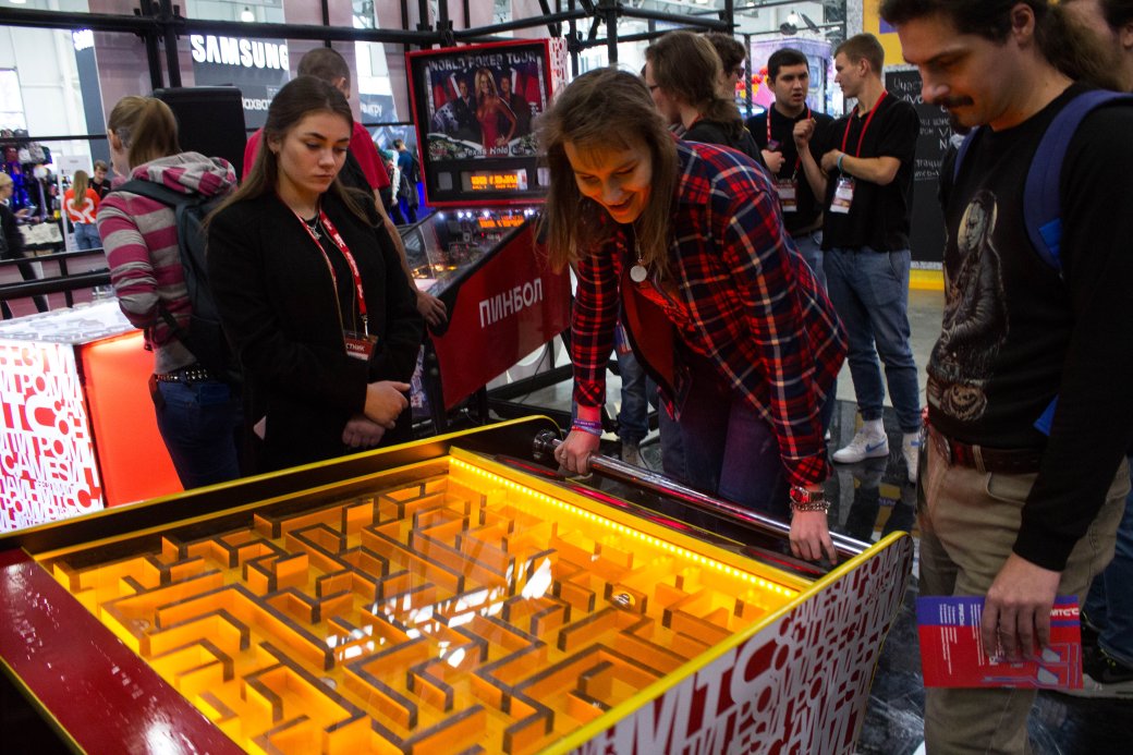 Создатель «Черного плаща», косплей и толпы геймеров. Comic Con Russia и «Игромир» 2019. День 1 — фото 47