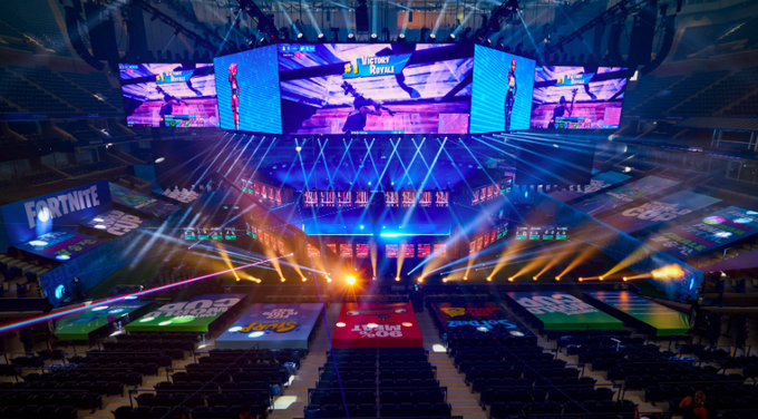 На чемпионате мира по Fortnite публика освистала читера — фото 1