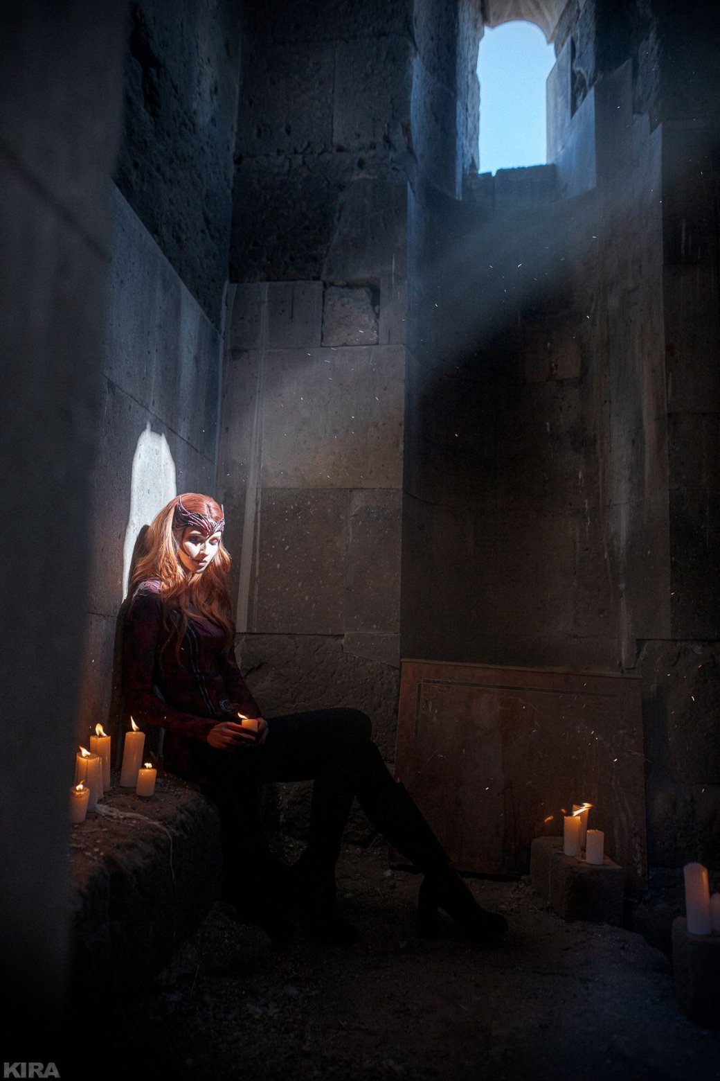 Галерея Модель показала аутентичный косплей на Алую Ведьму из фильмов Marvel - 2 фото