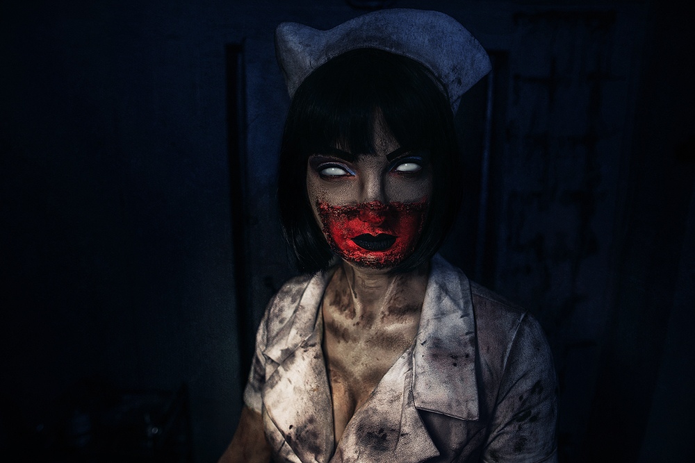 Жуткий косплей медсестры из Silent Hill 3 на Хэллоуин — изображение 3