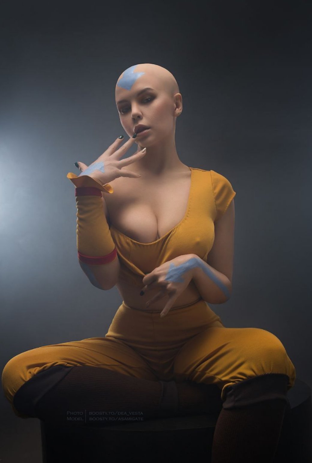 Галерея Модель создала горячий косплей женской версии Аанга из мультсериала «Аватар» - 7 фото
