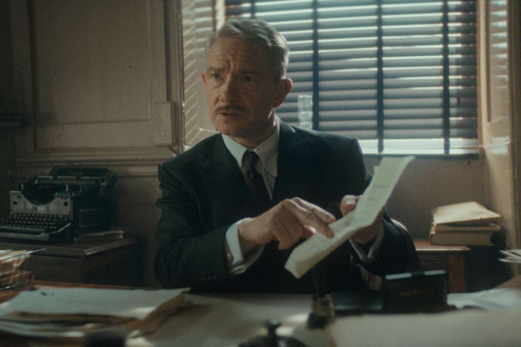 Несмотря на прохладные отзывы критиков (многие называли сериал «вялым» и «поверхностным»), высокие показатели просмотров в первые дни после релиза 15 января заставили Netflix задуматься о продолжении

Источник: Netflix