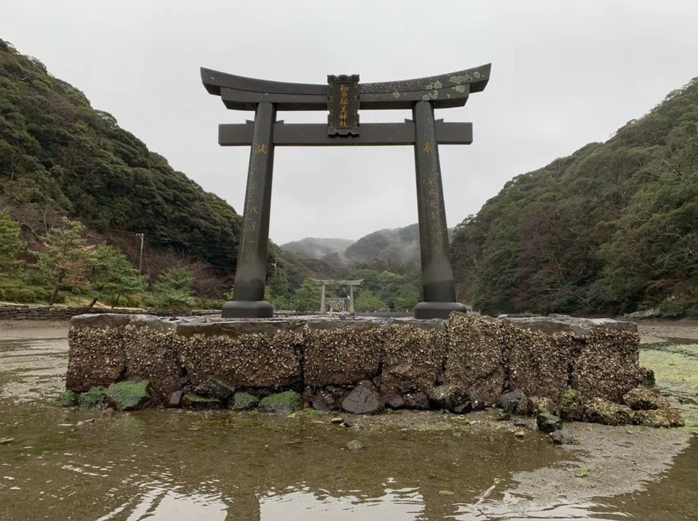 Галерея Фанаты Ghost of Tsushima собрали деньги на ремонт ворот Тории на Цусиме - 4 фото