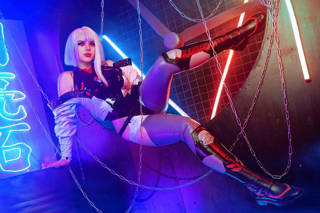 Галерея Модель показала сексуальный образ Люси из аниме Cyberpunk: Edgerunners - 8 фото