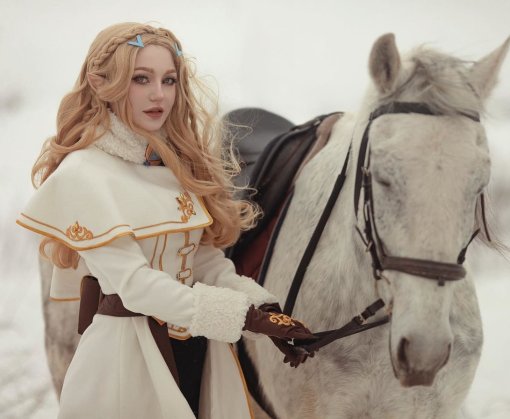 Россиянка показала косплей на принцессу Зельду в зимнем костюме