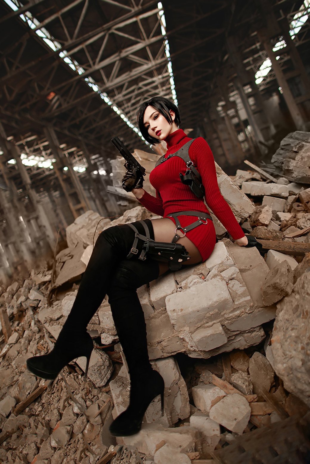 Галерея Модель перевоплотилась в элегантную Аду Вонг из ремейка Resident Evil 4 - 3 фото