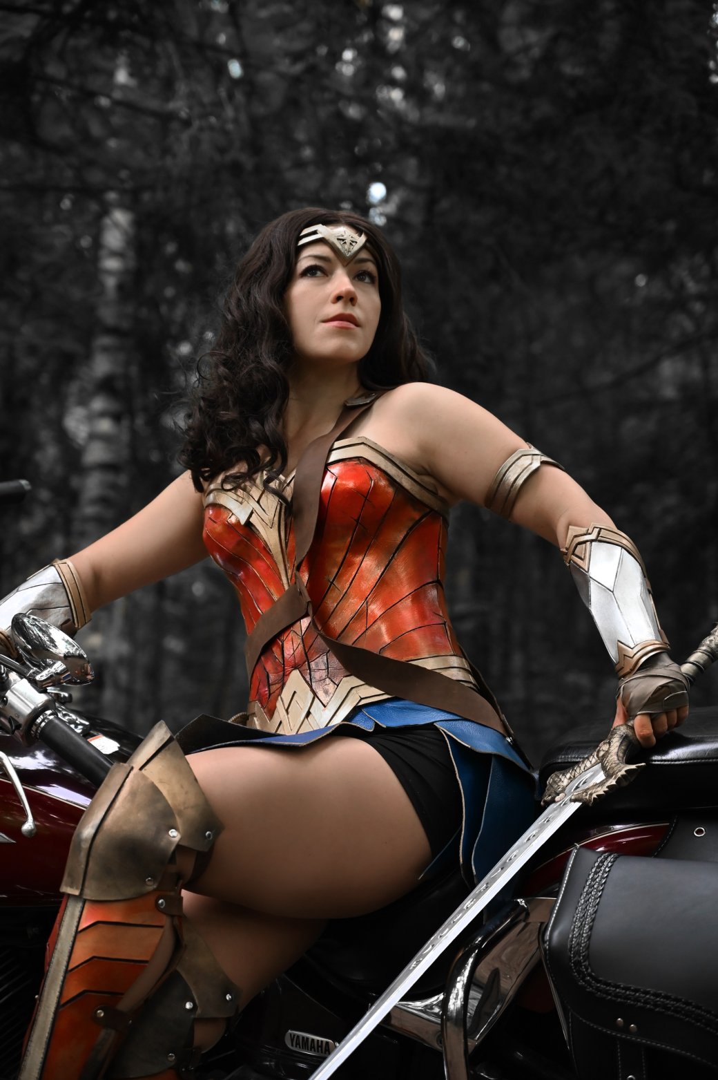 Галерея Модель перевоплотилась в боевую Диану Принс из «Чудо-женщины» - 4 фото