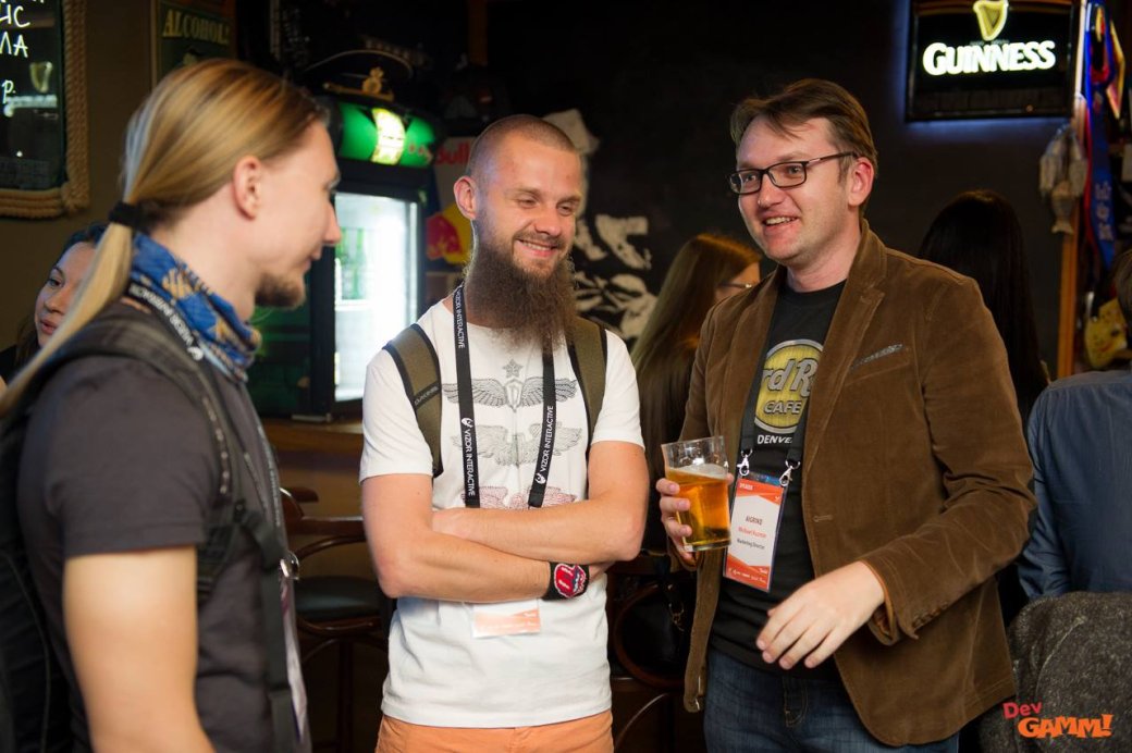 Фотографии с DevGAMM 2015. Справа — Михаил Кузьмин из подкаста «Как делают игры»