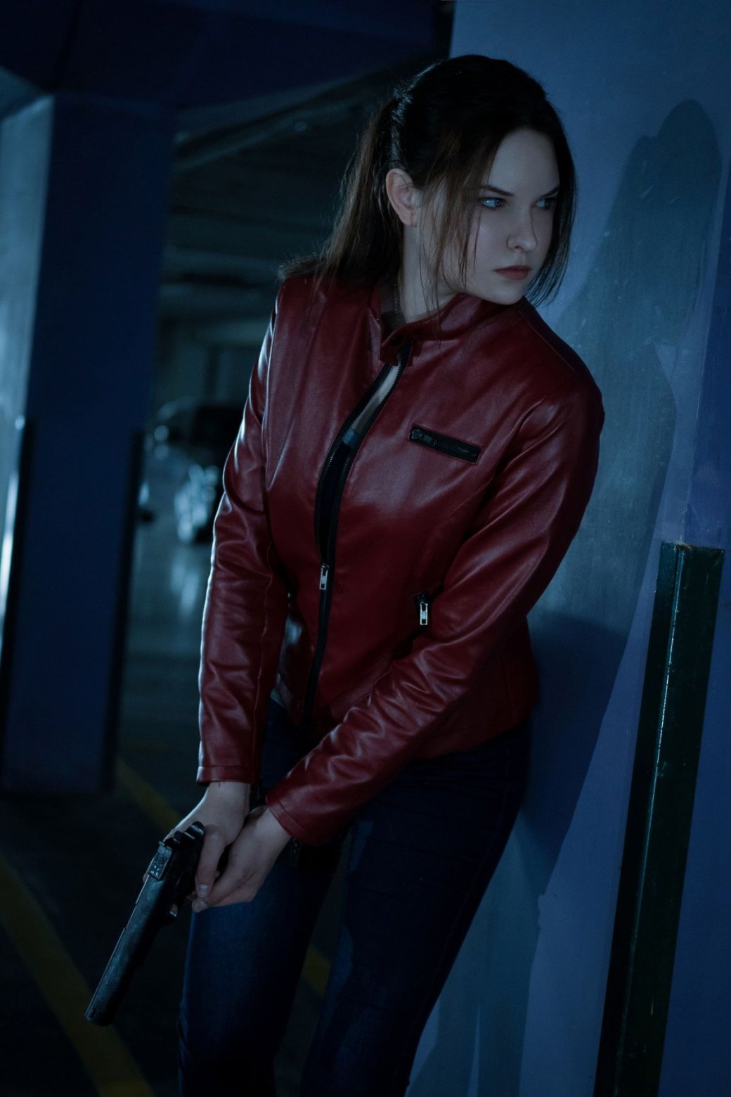 Галерея Модель показала эффектный косплей на Клэр Редфилд из ремейка Resident Evil 2 - 6 фото