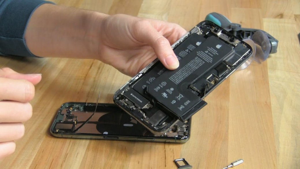 Цена начинки Xiaomi Mi 10 почти равна iPhone 11 Pro Max, но флагман Apple продают в три раза дороже — фото 1
