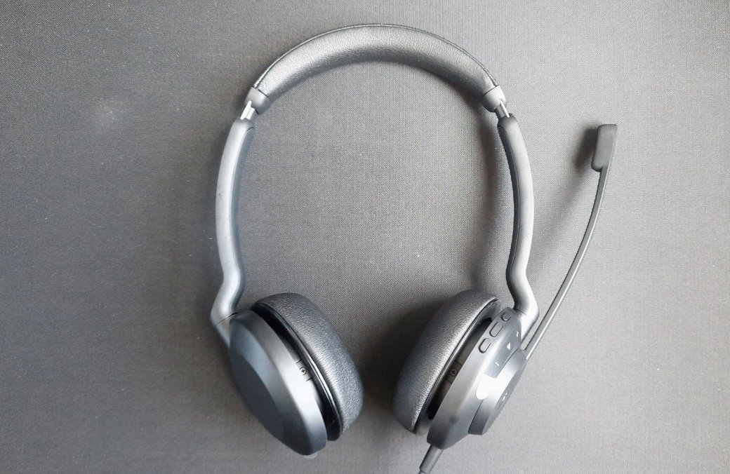 Обзор Jabra Evolve2 30: компактная проводная гарнитура для удалённой работы — фото 9