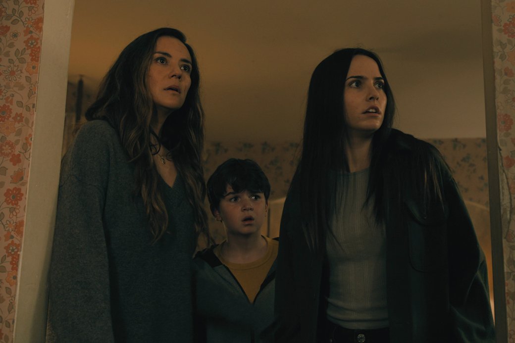 Кадр из сериала «Извне»

Источник: MGM+
