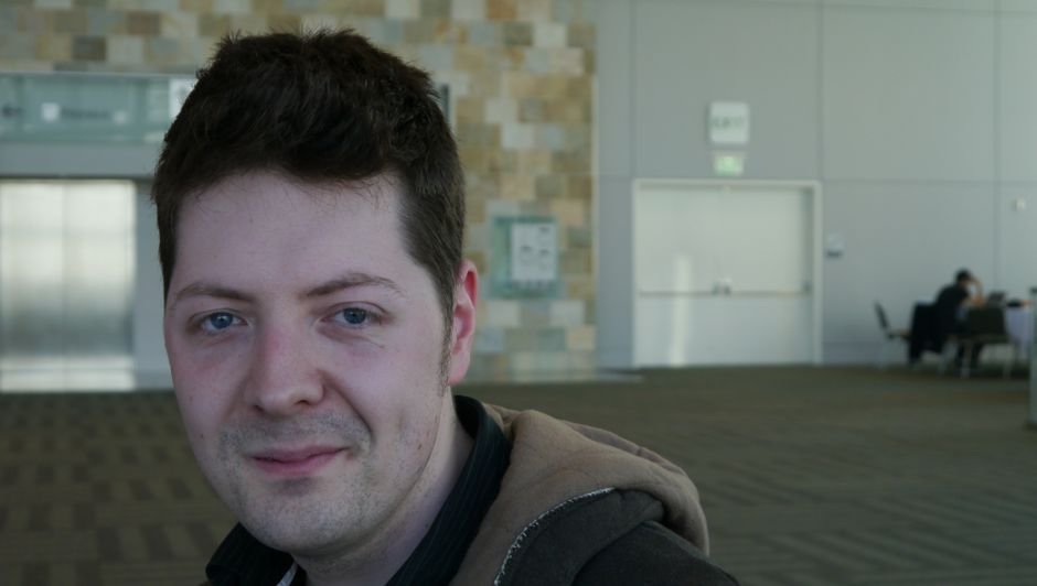 Пол Тейлор, лидер студии Mode 7 General, разработавшей лучшую тактическую игру последних лет — Frozen Synapse: там британцы не побоялись отказаться от многих стандартов жанра, сосредоточившись на чистой тактике и сетевых дуэлях. А сейчас с тем же революционным настроем разрабатывают Frozen Endzone, где обещают соединить новую тактическую систему с азартом спортивных игр.