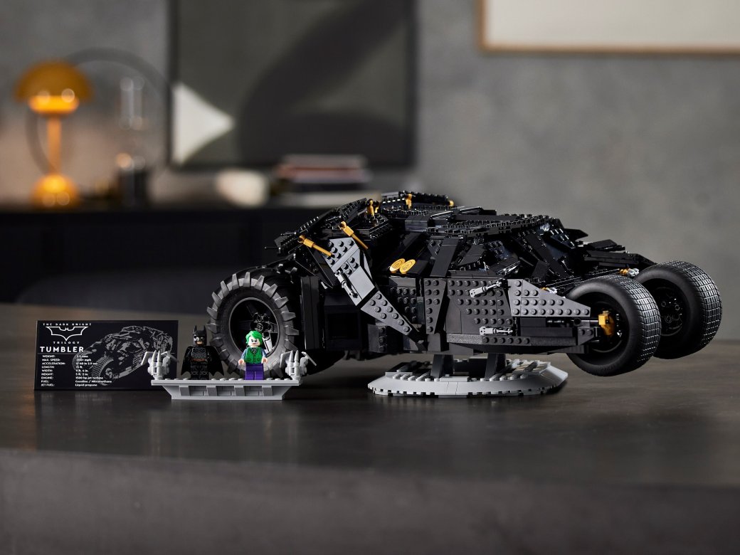 LEGO представил бэтмобиль «Тумблер» с фигурками Бэтмена и Джокера — фото 2