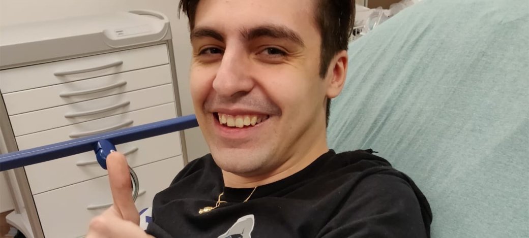 Известный стример Shroud перенес операцию на локте после аварии — фото 1
