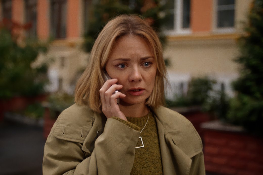 По духу и атмосфере картина похожа на культовую романтическую комедию «Дневник Бриджит Джонс»

Источник: «Атмосфера кино»