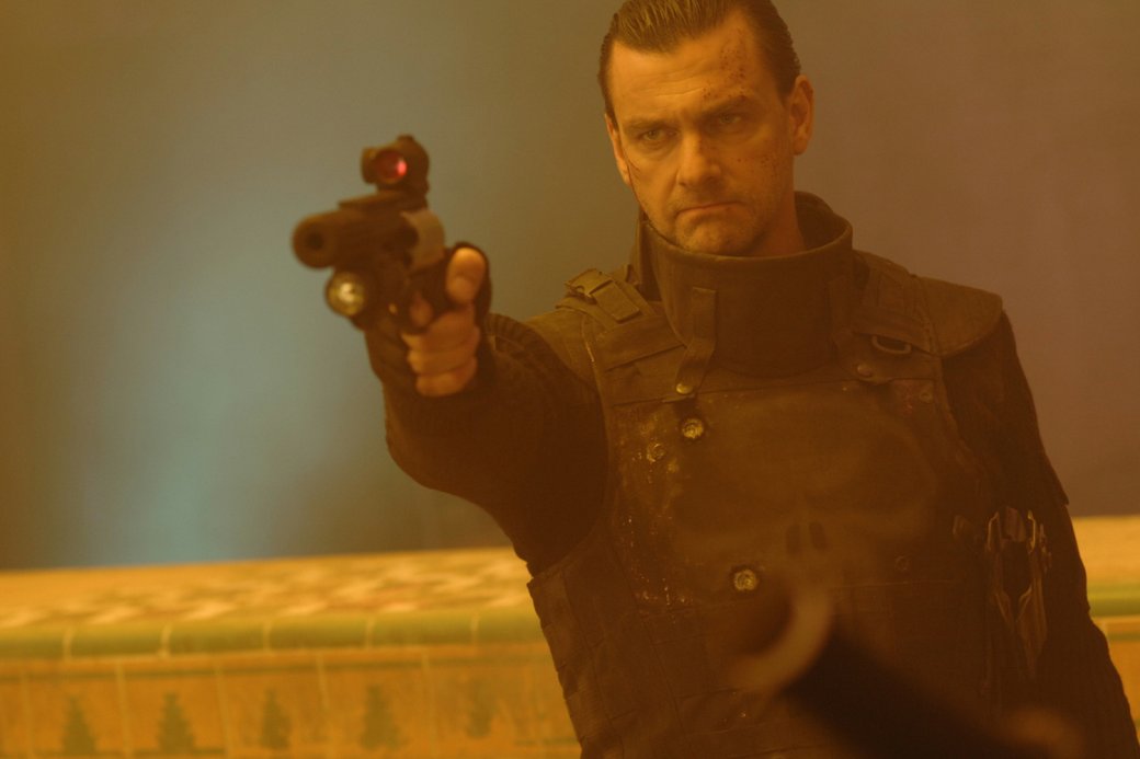 Рэй Стивенсон на кадре из фильма «Каратель: Территория войны» (2008)

Источник: Walt Disney Company