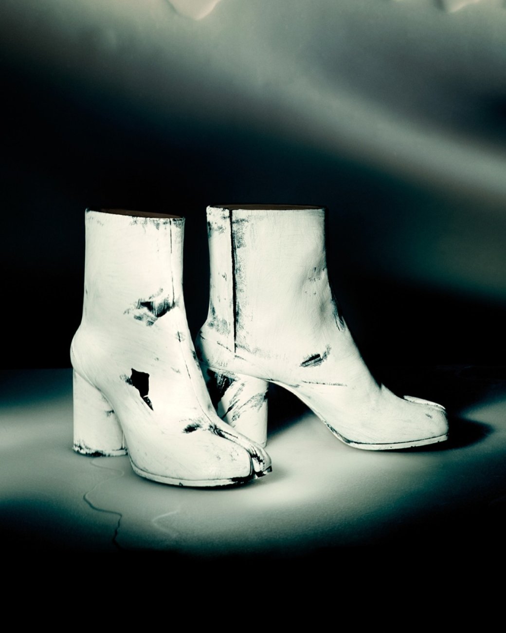 Майли Сайрус снялась обнажённой в кампании Maison Margiela осень-2025 — изображение 2