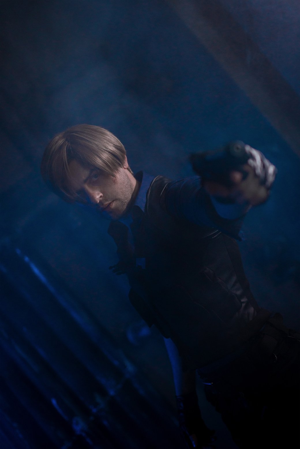 Галерея Косплеер предстал в образе Леона Кеннеди из ремейков Resident Evil - 5 фото