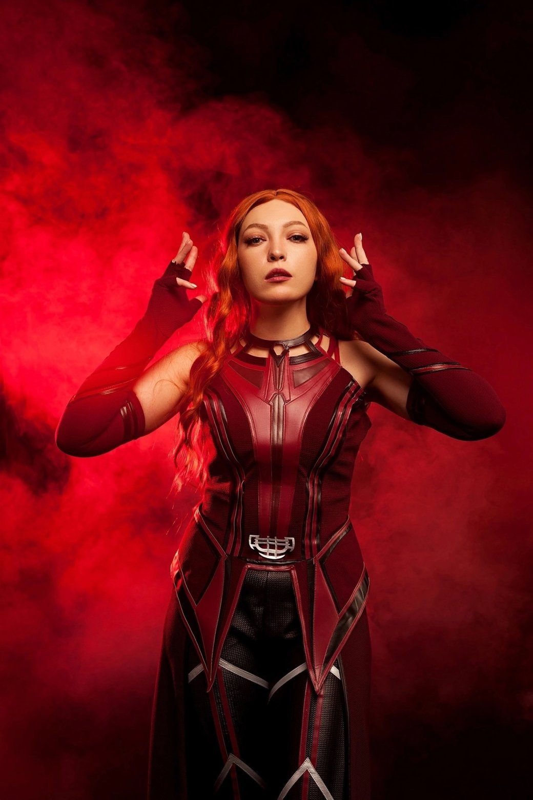 Модель снялась в образе могущественной Алой Ведьмы из Marvel — изображение 2