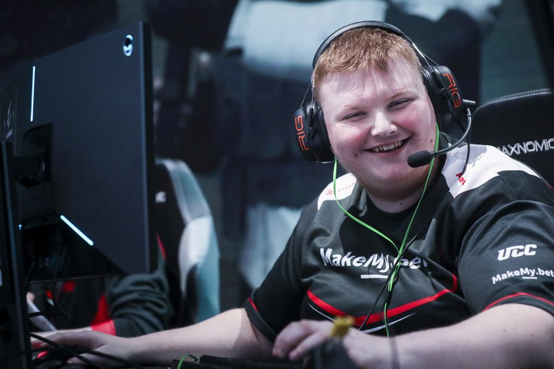 Год назад фанаты поддержали игрока по CS:GO. Позже он их забавно отблагодарил — фото 1