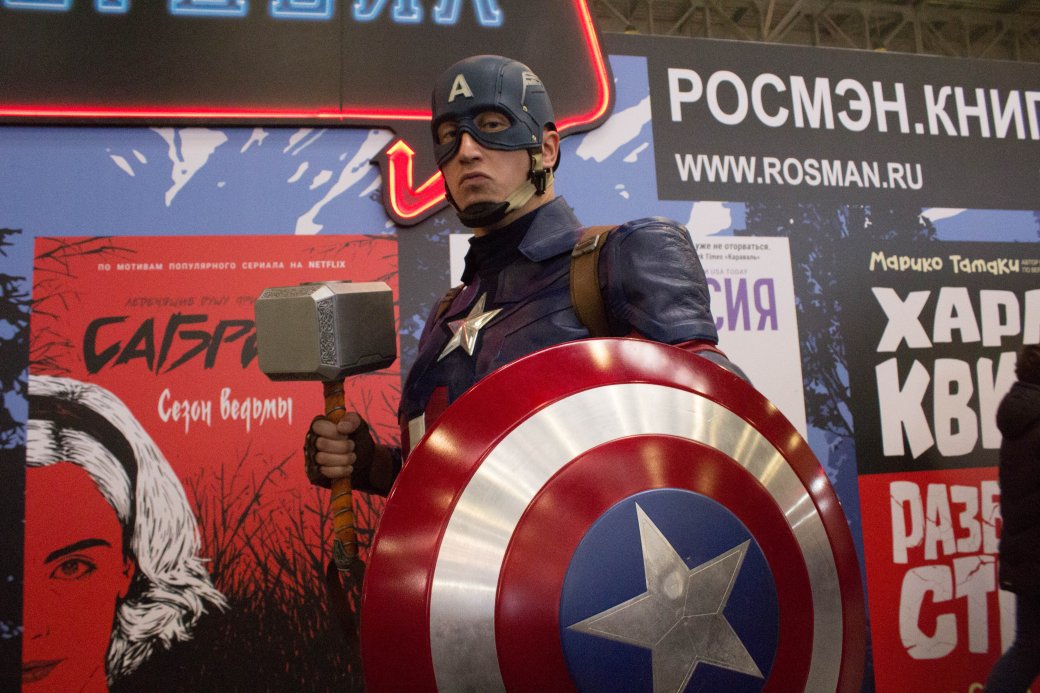 Встреча с «Канобу», Дмитрий Глуховский, Ник Перумов. Comic Con Russia и «Игромир» 2019. День 4 — фото 28