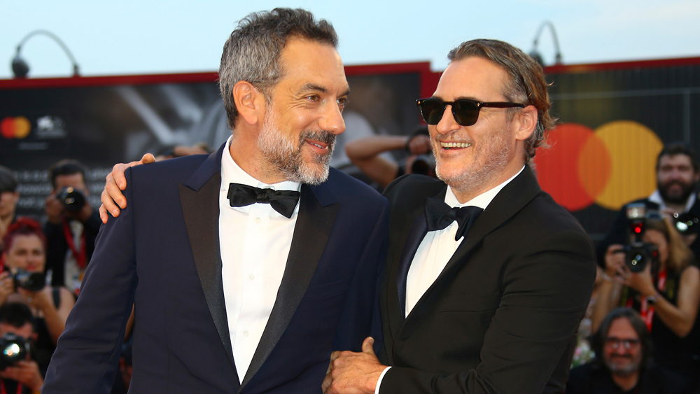 Фото: [Variety](https://variety.com/2019/film/news/joker-joaquin-phoenix-robert-deniro-premiere-venice-1203320139/)