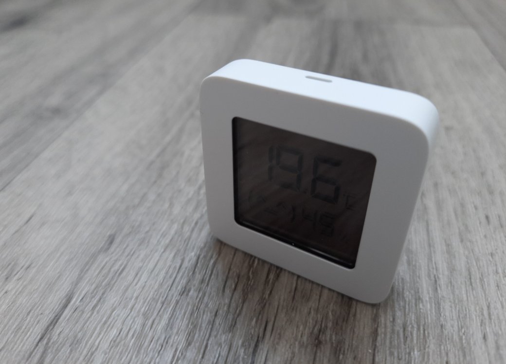 Галерея Обзор Xiaomi Mijia Termometer 2 — миниатюрный смарт-термометр для дома и дачи - 3 фото