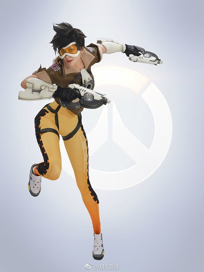 Косплей дня: жизнерадостная Трейсер из Overwatch — фото 2