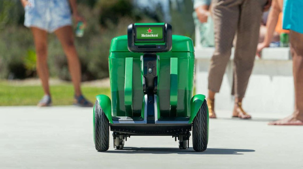 Галерея Для настоящих лентяев: Heineken представил робота, привозящего пиво в холодильнике - 2 фото