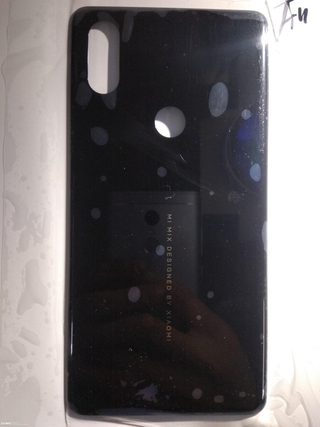 Галерея Запал иссяк? Xiaomi делает свой уникальный флагман Mi MIX 3 копией iPhone X - 1 фото