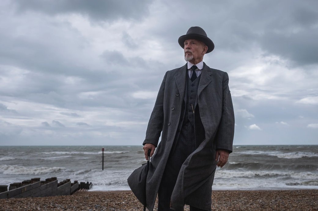 Кадр из мини-сериала «Убийства по алфавиту» (The ABC Murders)

Источник: Mammoth Screen