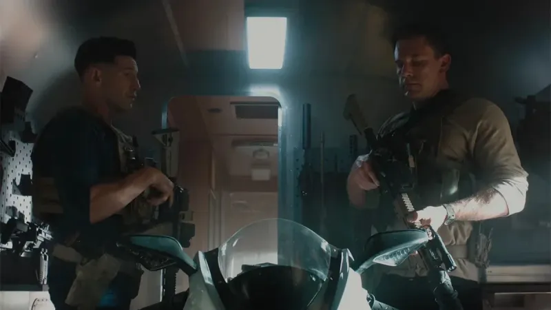 Новый трейлер «Расплаты 2» с Беном Аффлеком и Джоном Бернталом назвал дату выхода в цифре - изображение 1