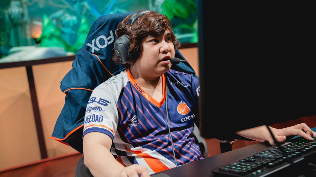Игрока по League of Legends кикнули из команды из-за обвинений в абьюзных отношениях с девушкой — фото 1